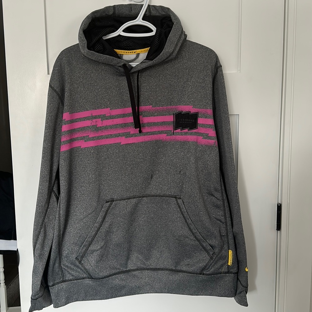Nike Live Strong Sweater
